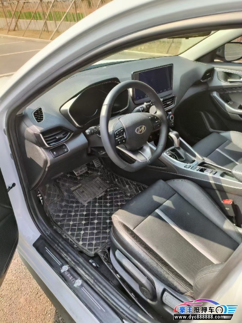 20年现代菲斯塔轿车抵押车出售