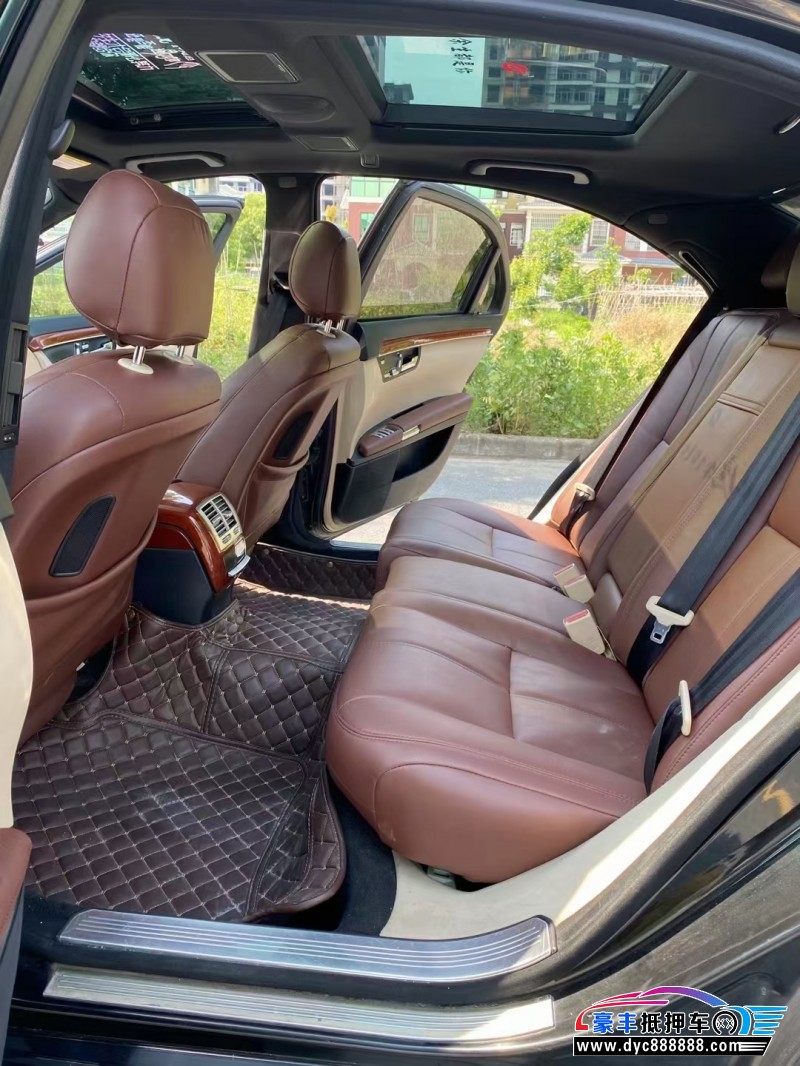 06年奔驰S级轿车抵押车出售