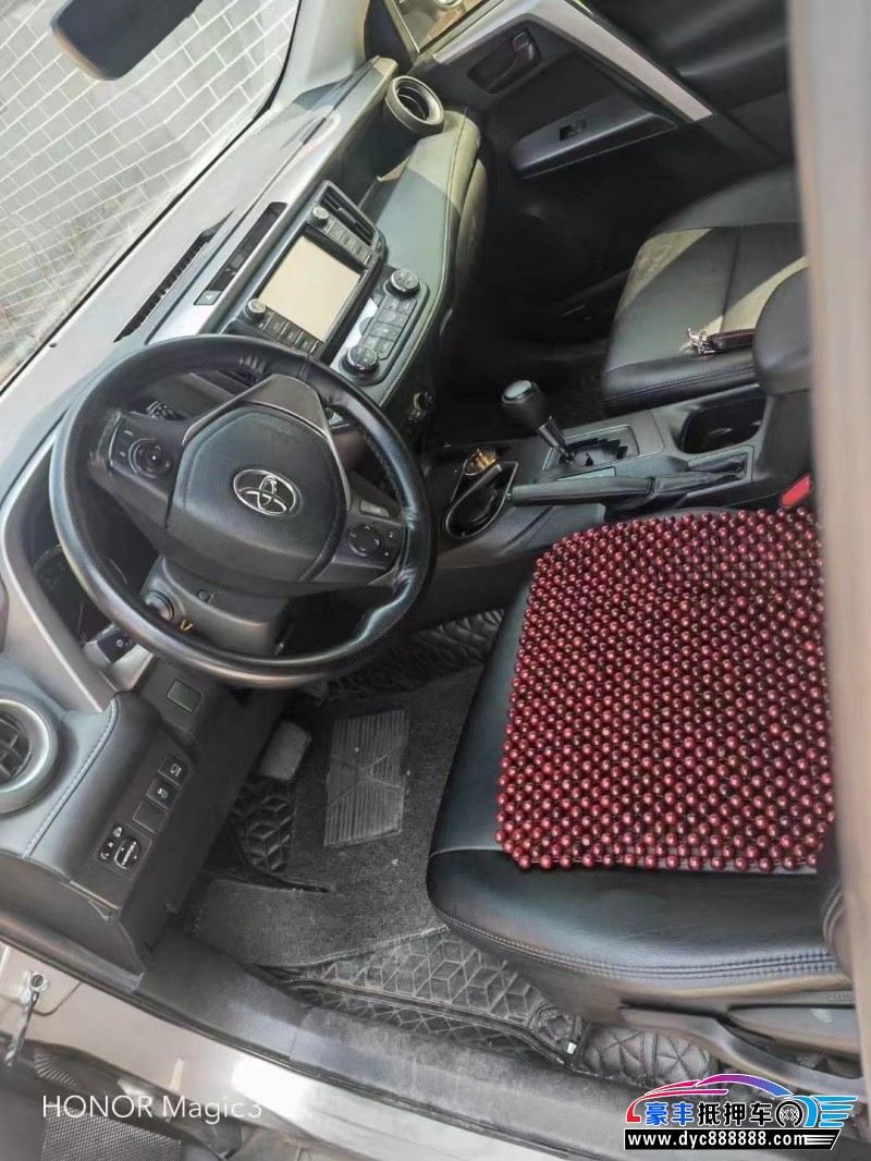 19年丰田RAV4轿车抵押车出售