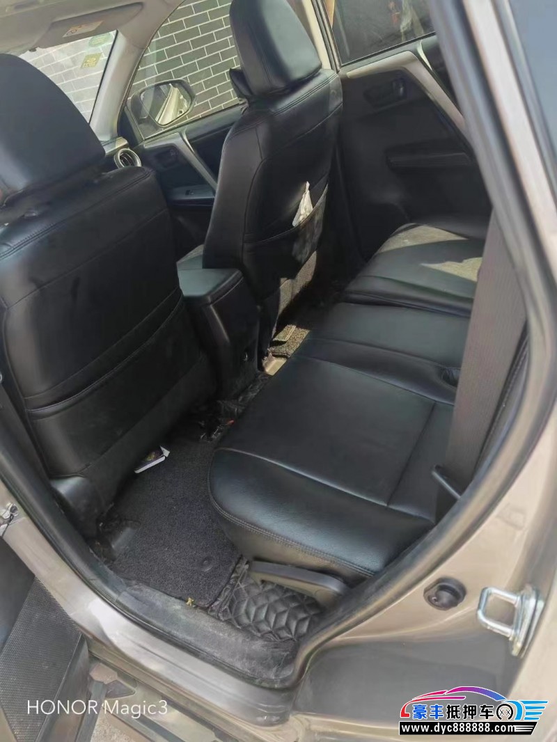 19年丰田RAV4轿车抵押车出售