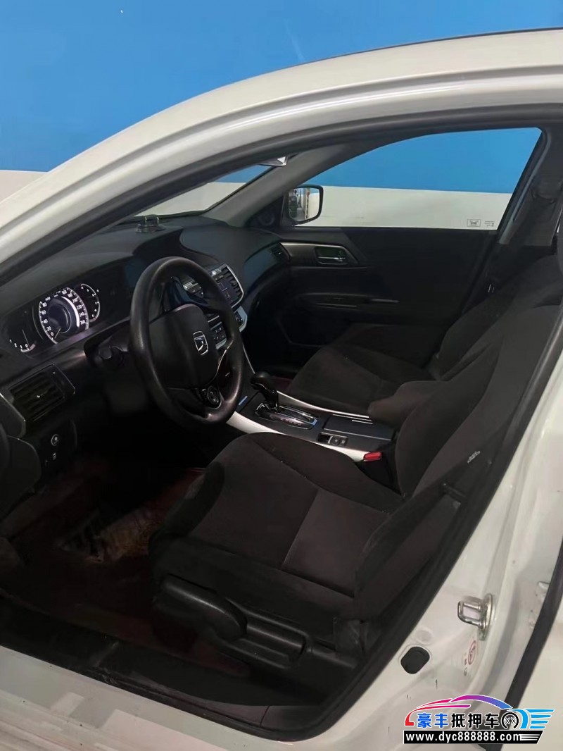 16年本田雅阁轿车抵押车出售