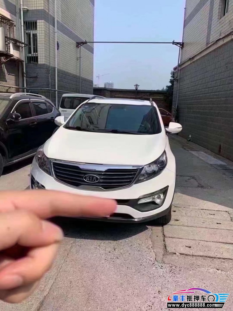 12年起亚智跑轿车抵押车出售