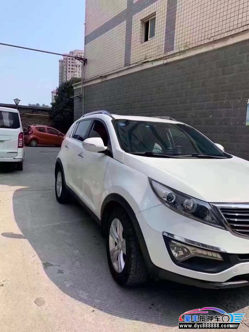 12年起亚智跑轿车抵押车出售