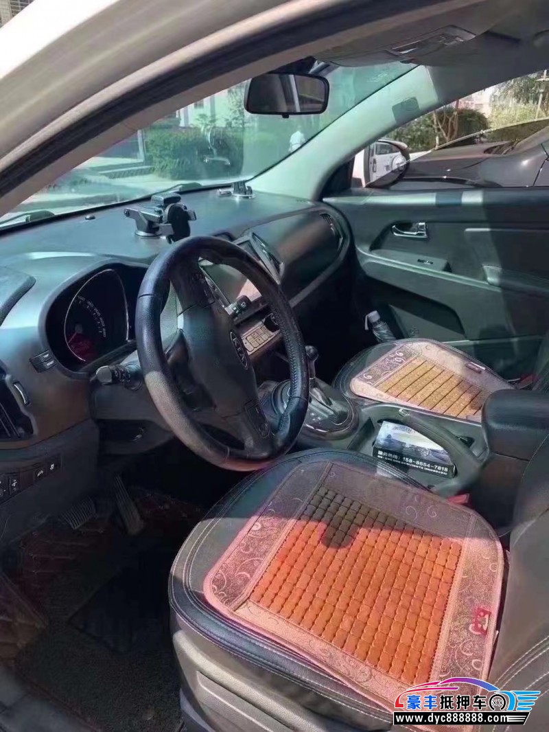 12年起亚智跑轿车抵押车出售