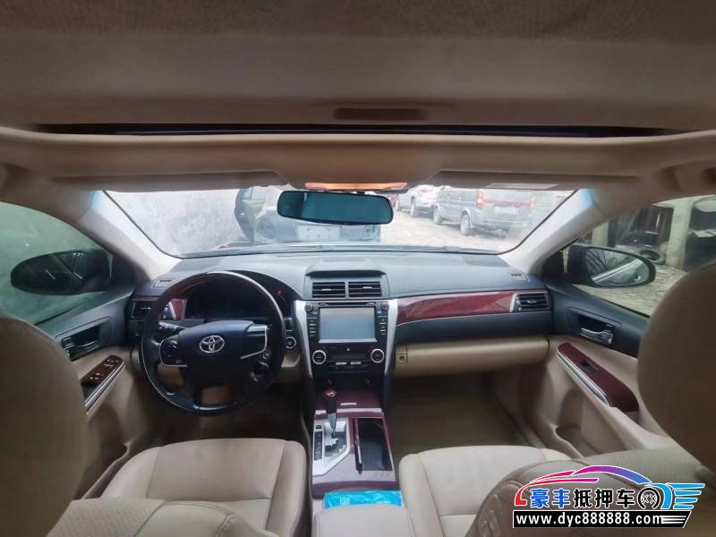 13年丰田凯美瑞轿车抵押车出售