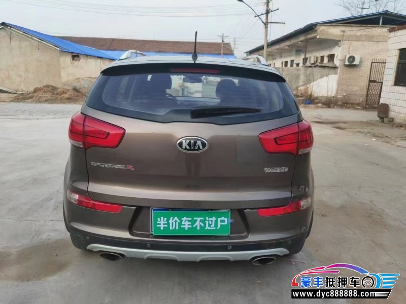 16年起亚智跑轿车抵押车出售