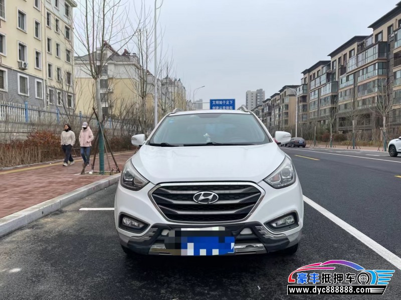 17年现代ix35轿车抵押车出售