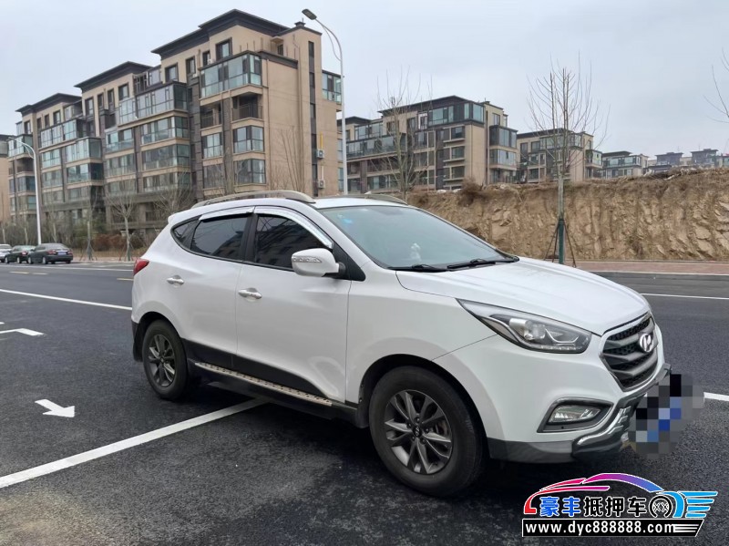 17年现代ix35轿车抵押车出售