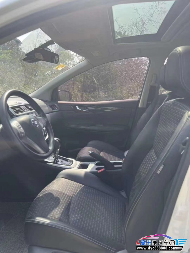 16年日产骐达轿车抵押车出售