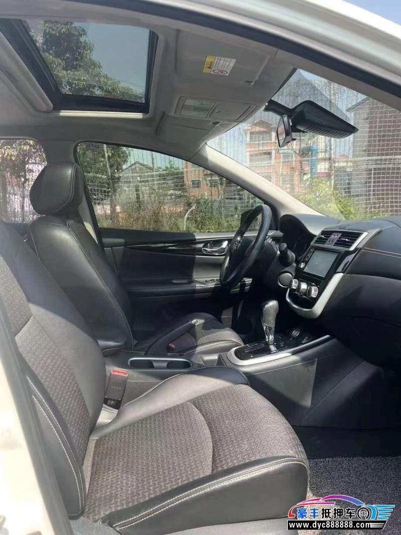 16年日产骐达轿车抵押车出售