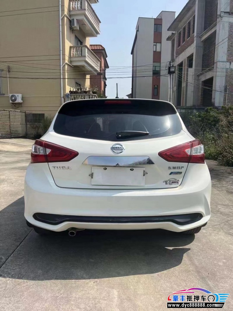 16年日产骐达轿车抵押车出售