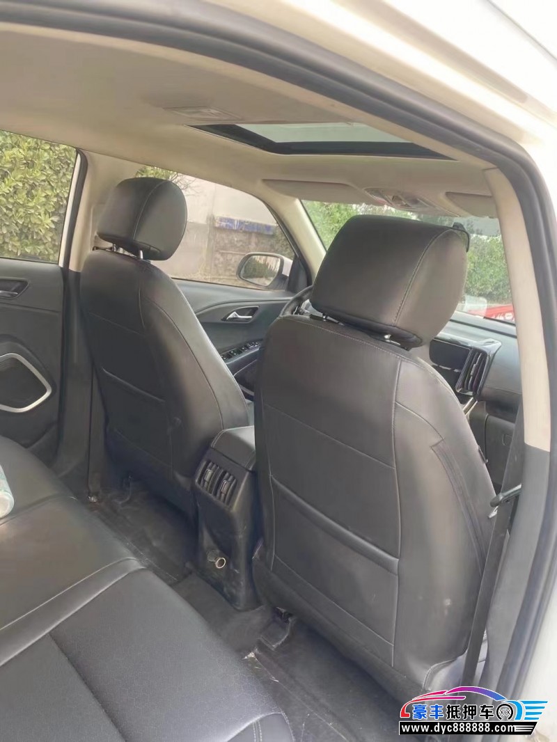 19年现代ix35轿车抵押车出售