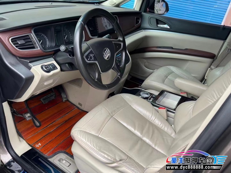 15年别克GL8轿车抵押车出售