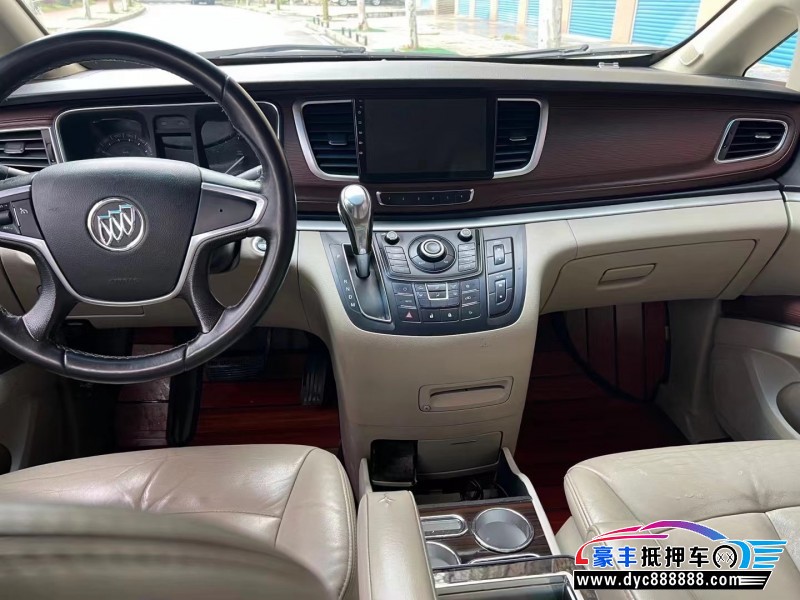 15年别克GL8轿车抵押车出售