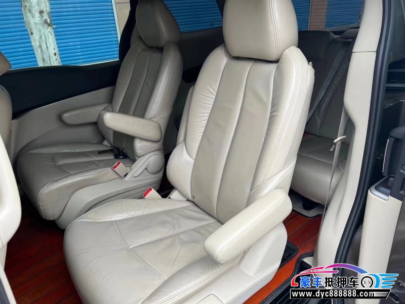 15年别克GL8轿车抵押车出售