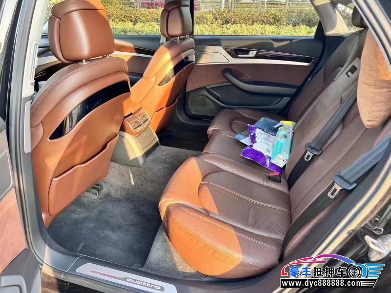 17年奥迪A3轿车抵押车出售