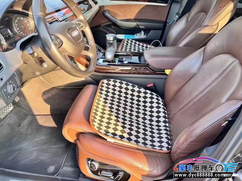 17年奥迪A3轿车抵押车出售