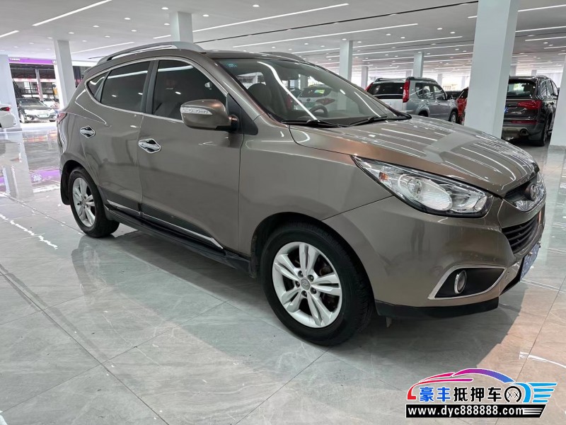 12年现代ix35轿车抵押车出售