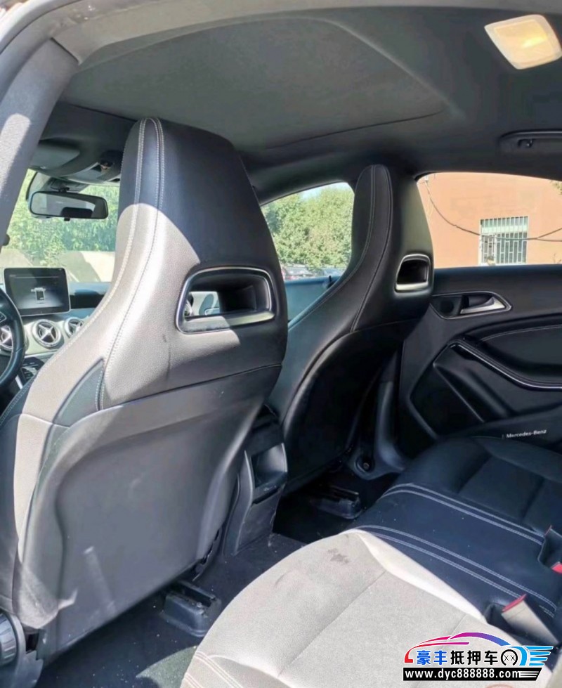 18年奔驰CLA轿车抵押车出售