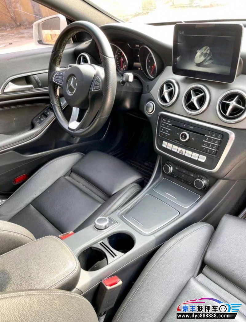 18年奔驰CLA轿车抵押车出售