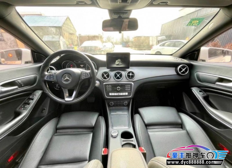 18年奔驰CLA轿车抵押车出售