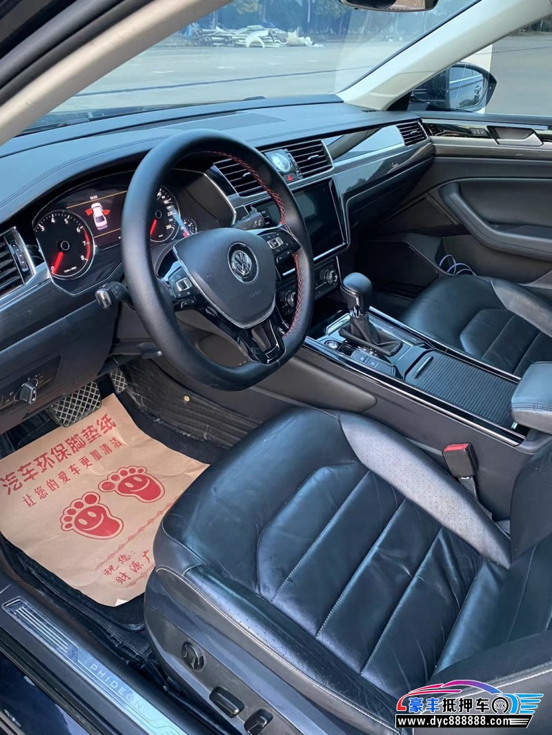 18年大众辉昂轿车抵押车出售