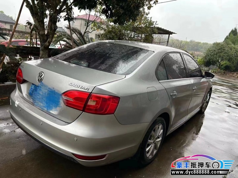 13年大众速腾轿车抵押车出售