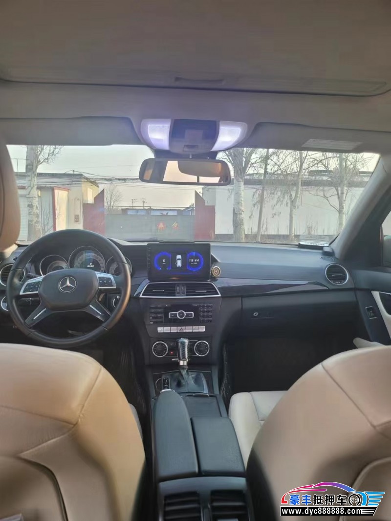 12年奔驰C级轿车抵押车出售