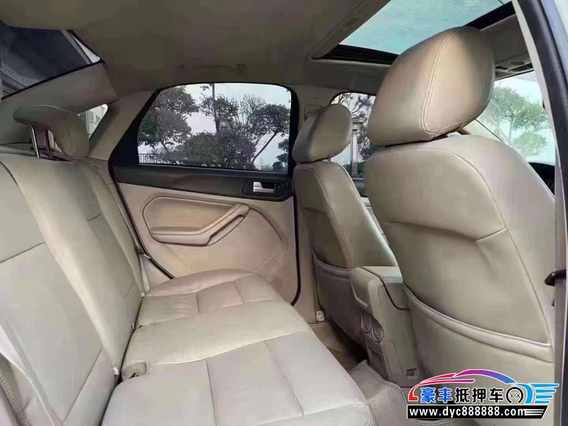 12年福特福克斯轿车抵押车出售