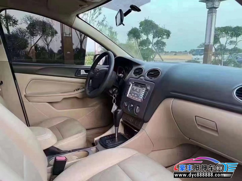 12年福特福克斯轿车抵押车出售