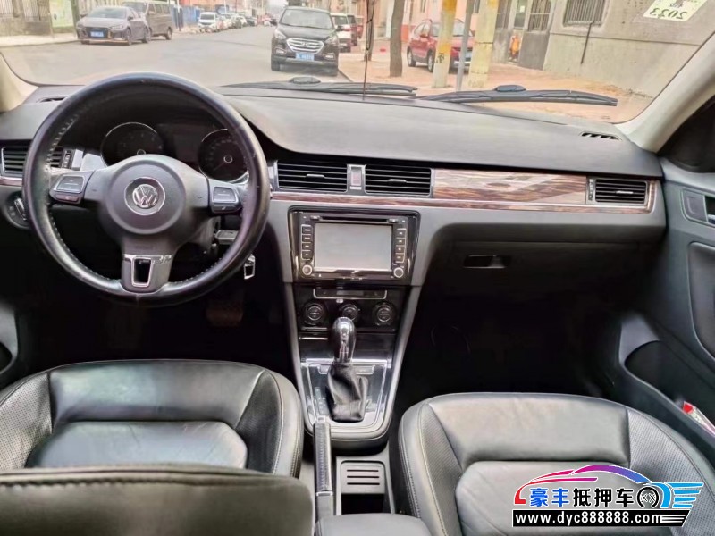 13年大众宝来轿车抵押车出售