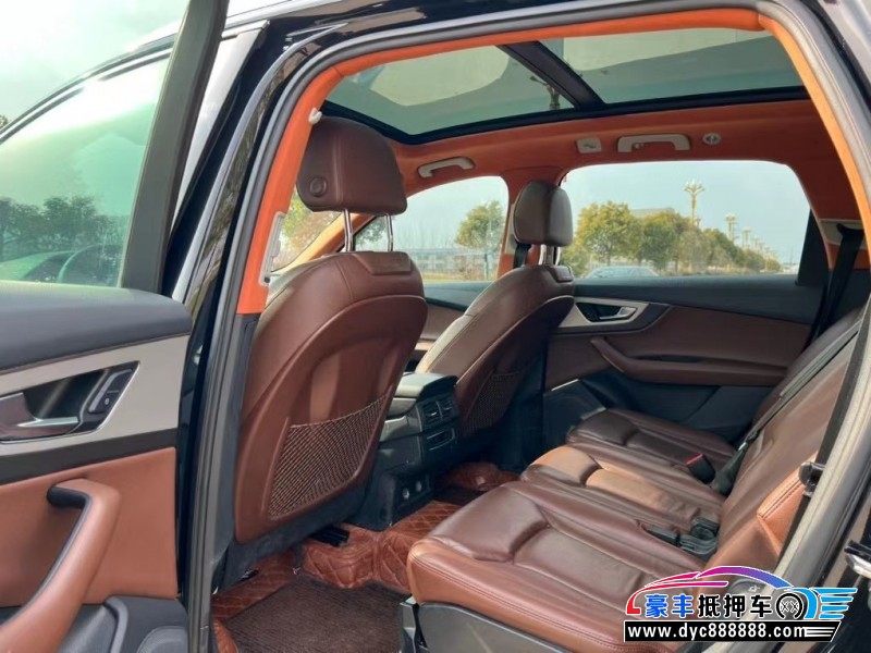 19年奥迪Q7轿车抵押车出售