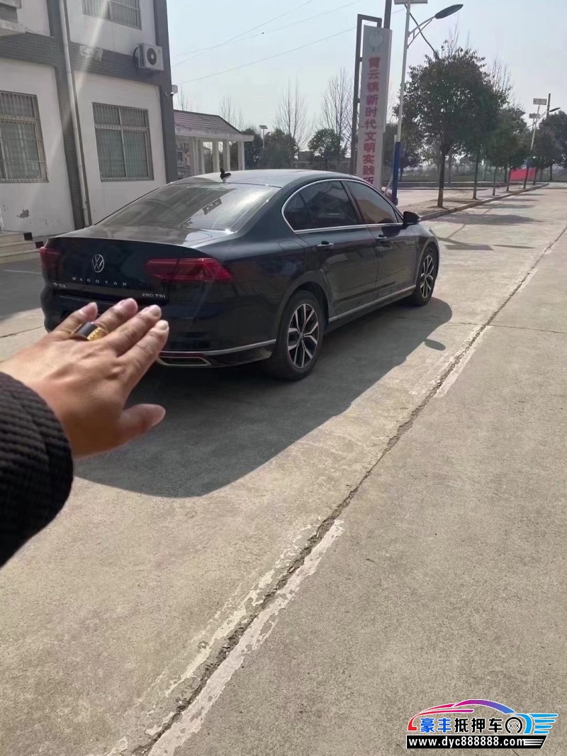 21年大众迈腾轿车抵押车出售