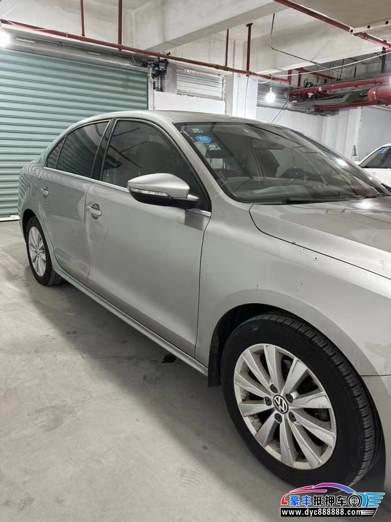 14年大众速腾轿车抵押车出售