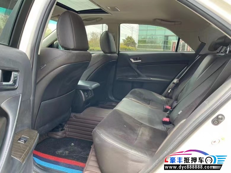 15年丰田锐志轿车抵押车出售