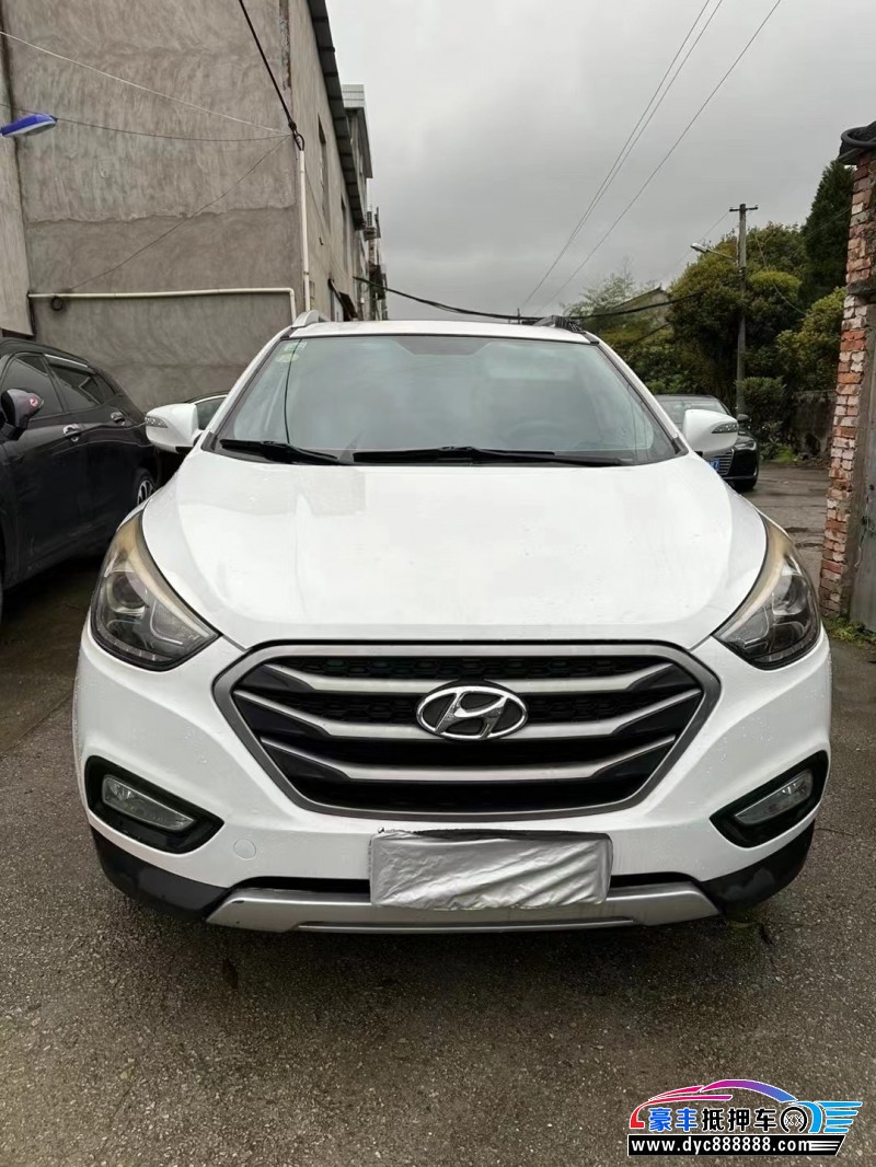 14年现代ix35轿车抵押车出售