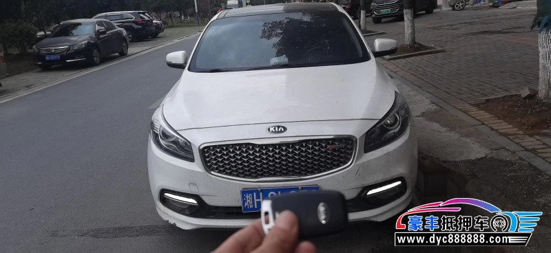 18年起亚K4轿车抵押车出售