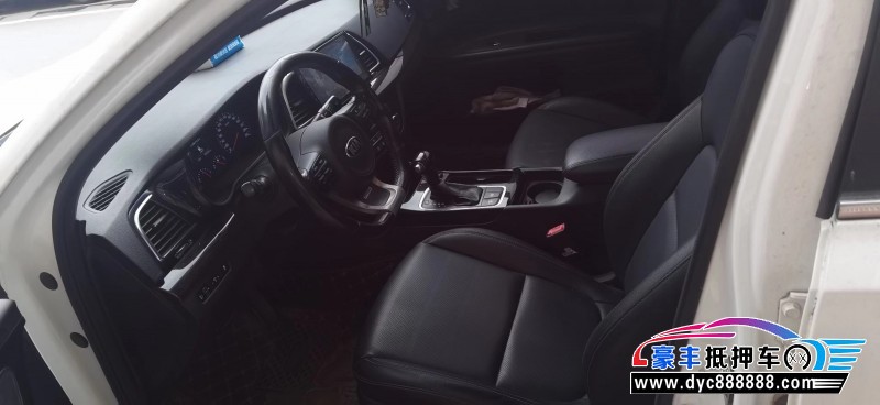 18年起亚K4轿车抵押车出售