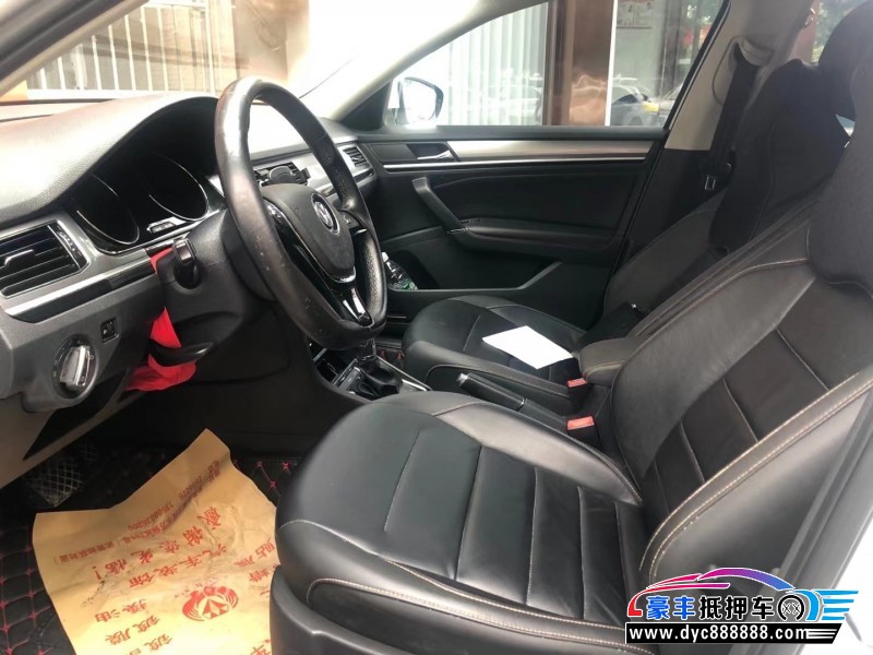 17年大众宝来轿车抵押车出售