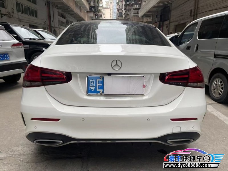 20年奔驰A轿车抵押车出售