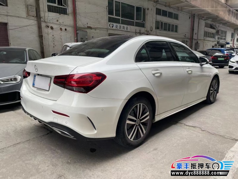 20年奔驰A轿车抵押车出售