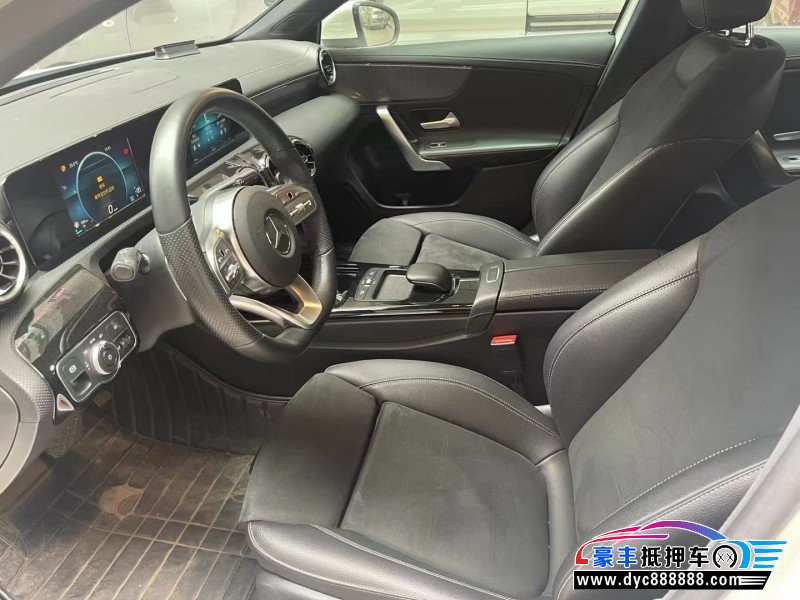 20年奔驰A轿车抵押车出售