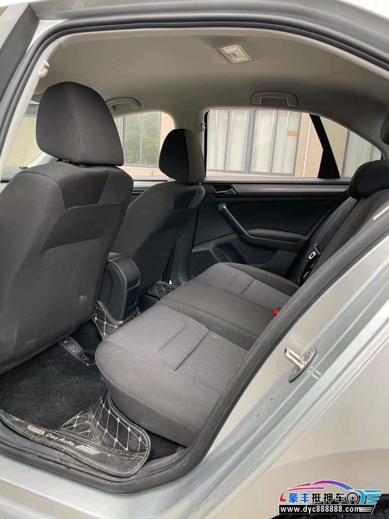 20年大众宝来轿车抵押车出售