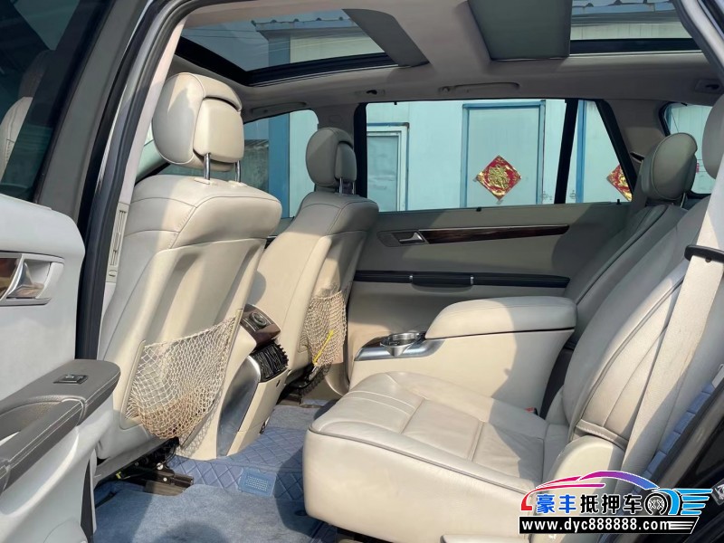 12年奔驰R轿车抵押车出售