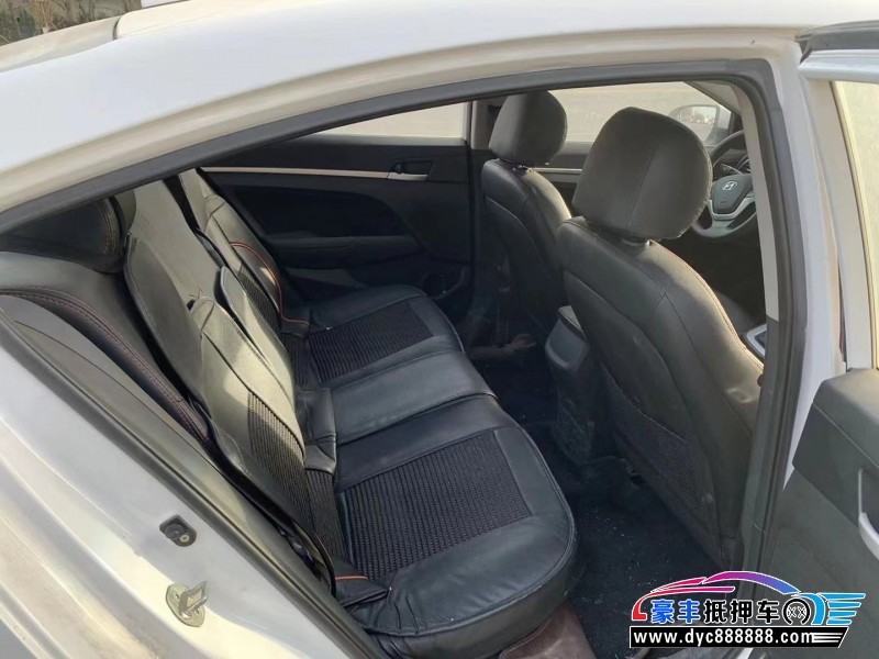 16年现代领动轿车抵押车出售