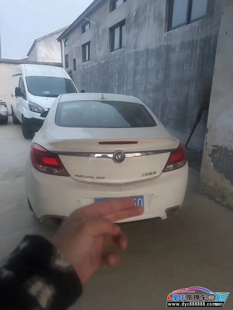 13年别克君威轿车抵押车出售