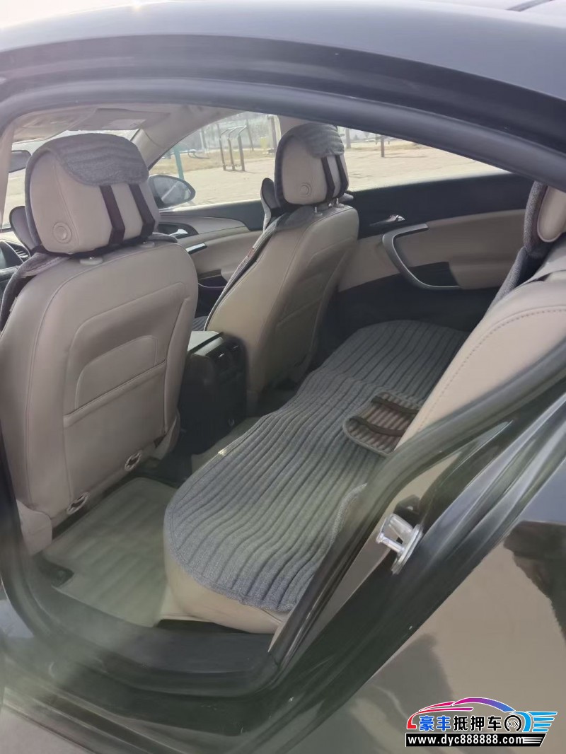 13年别克君威轿车抵押车出售