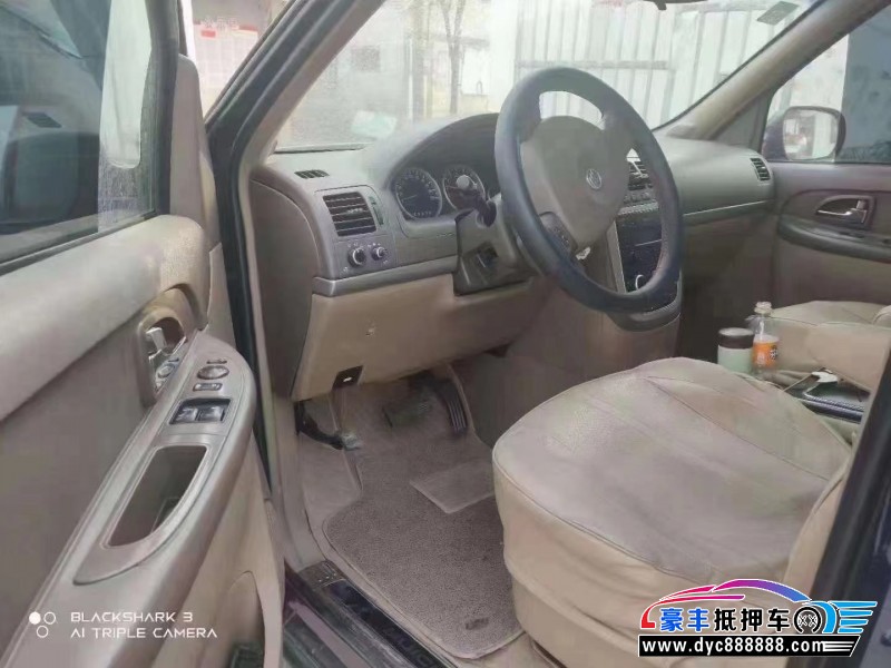 15年别克GL8轿车抵押车出售