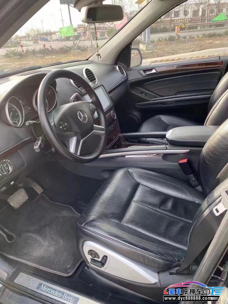 10年奔驰GL轿车抵押车出售