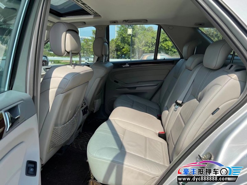 10年奔驰ML轿车抵押车出售